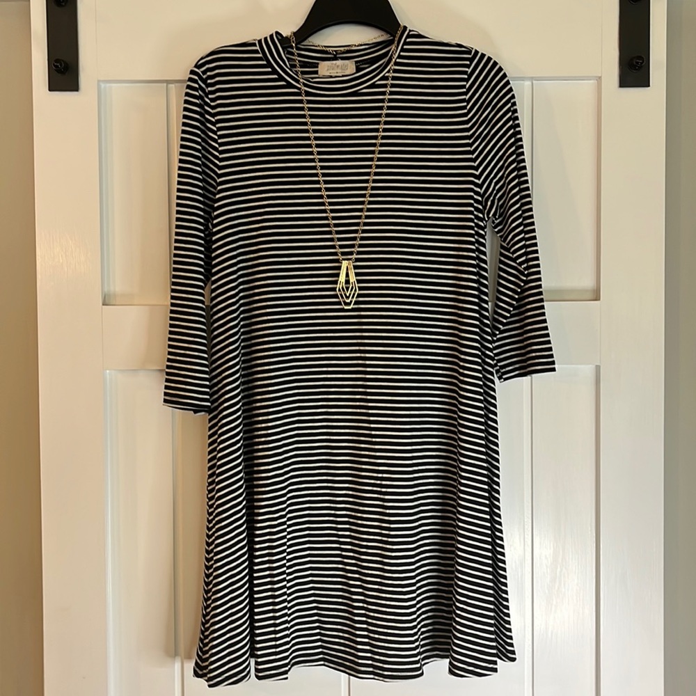 Soulmates top with gold necklace